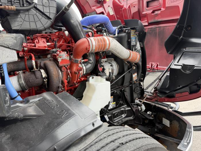 2022 Peterbilt 579-9