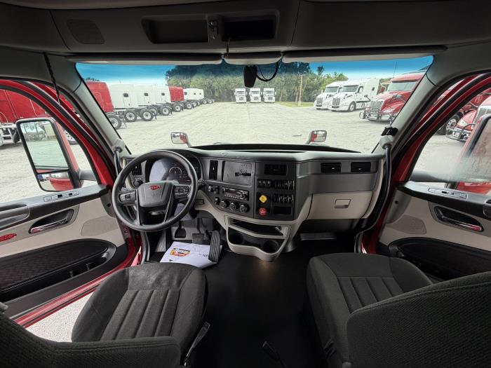 2022 Peterbilt 579-15