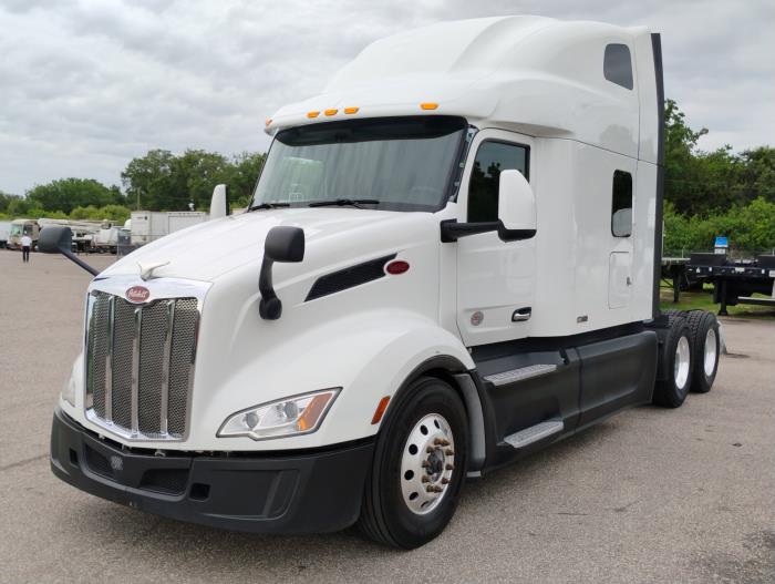 2022 Peterbilt 579-0