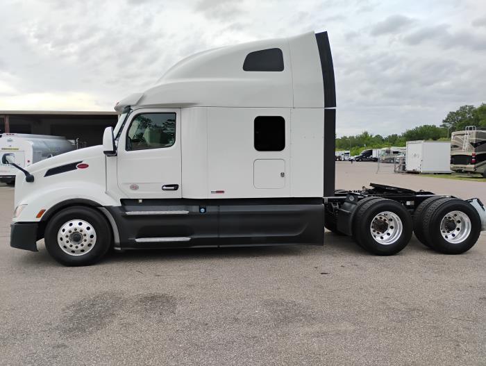 2022 Peterbilt 579-2
