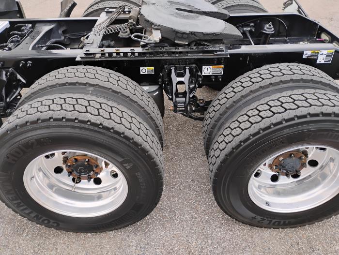2022 Peterbilt 579-3
