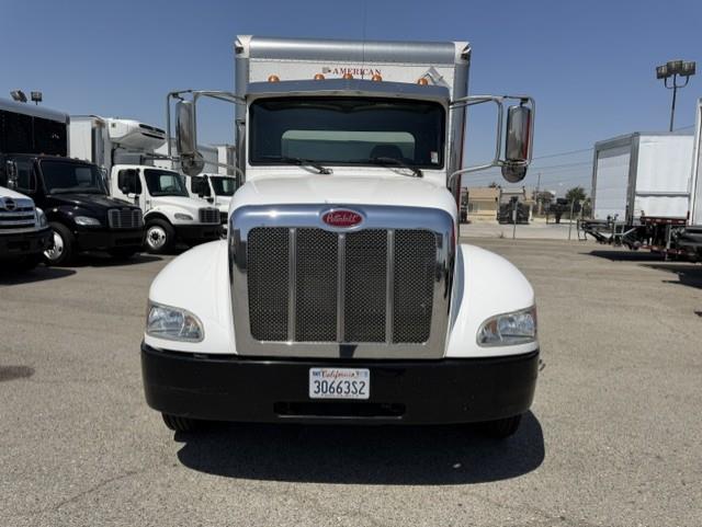 2019 Peterbilt 325-1
