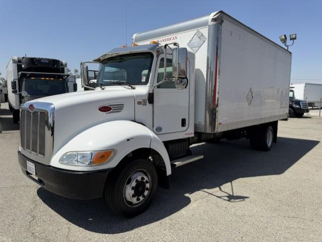 2019 Peterbilt 325-2