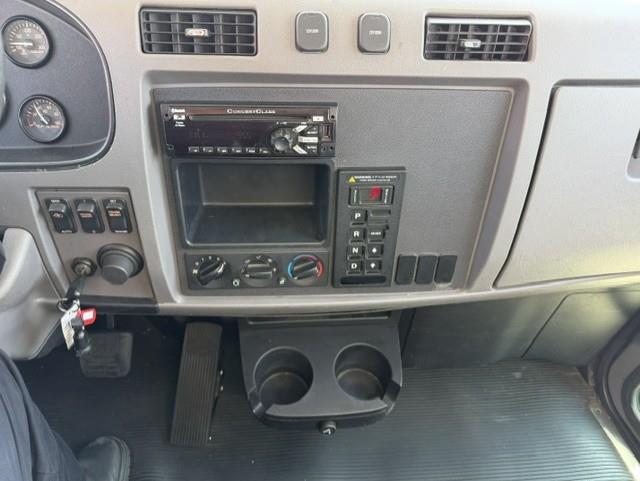 2019 Peterbilt 325-7