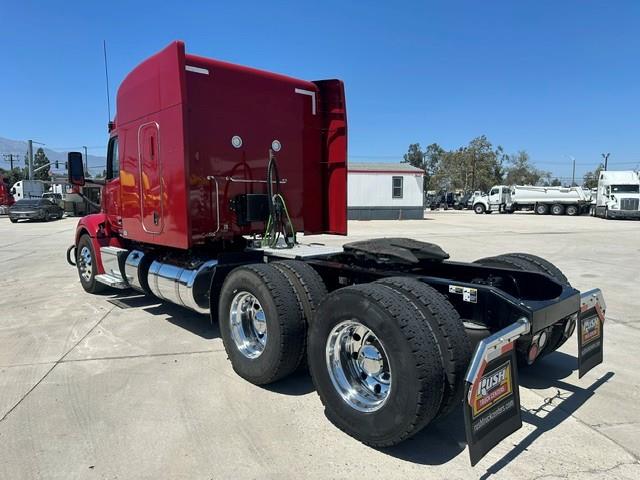 2023 Peterbilt 579-8