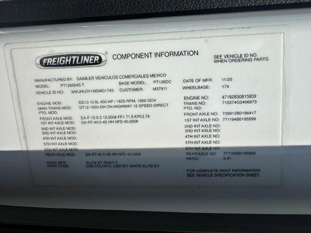 2021 Freightliner Cascadia — photo 3