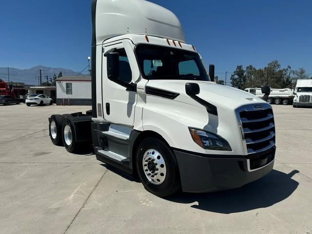 2021 Freightliner Cascadia-10