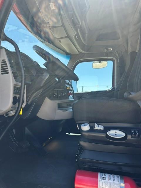 2023 Peterbilt 579-10