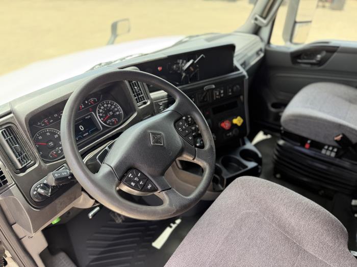 2023 International LT625-17