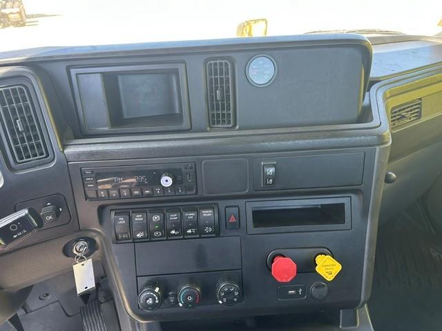 2023 International LT625-2