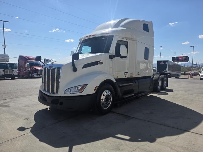 2022 Peterbilt 579-0
