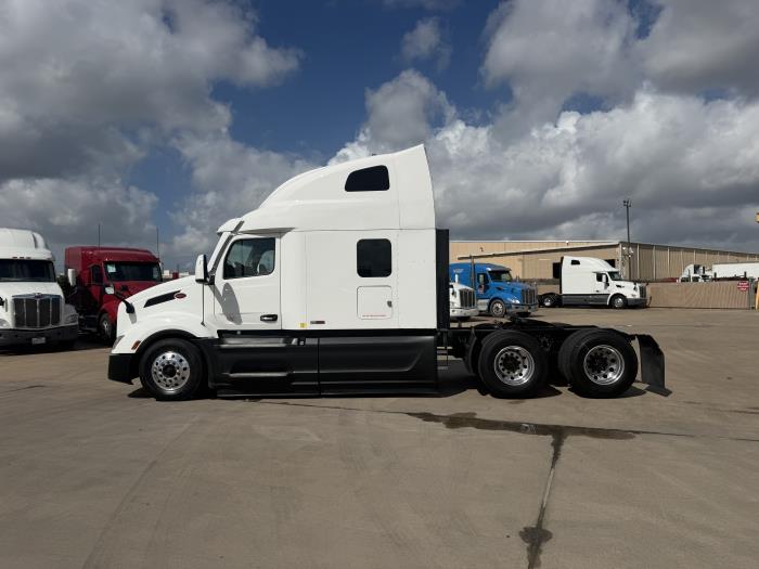 2022 Peterbilt 579-1
