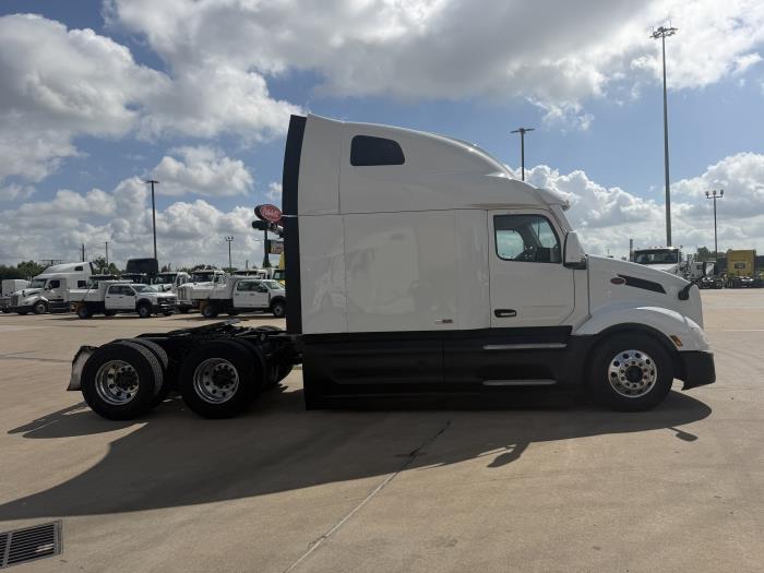 2022 Peterbilt 579-5
