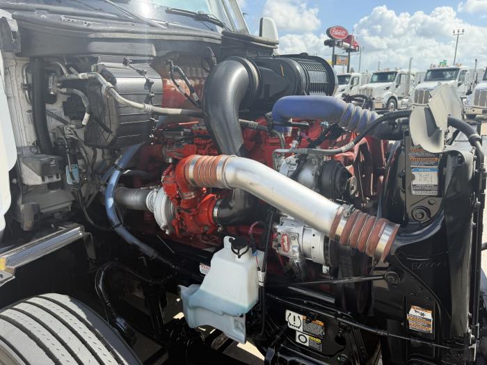 2022 Peterbilt 579-18