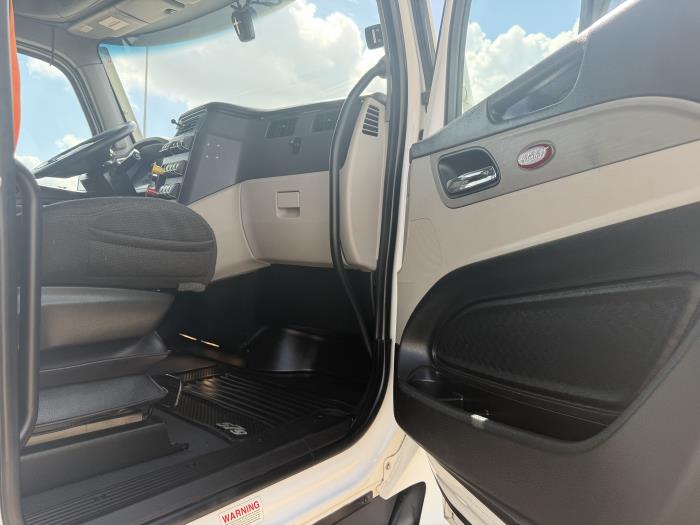 2022 Peterbilt 579-21