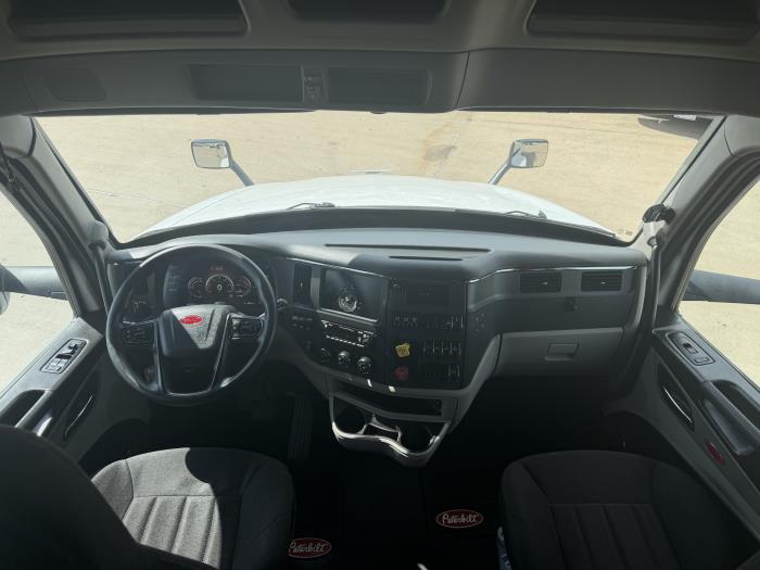 2022 Peterbilt 579-34