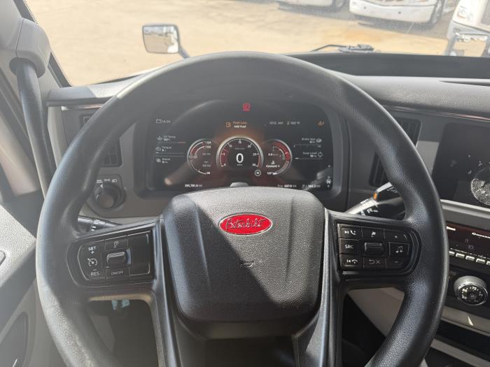 2022 Peterbilt 579-37