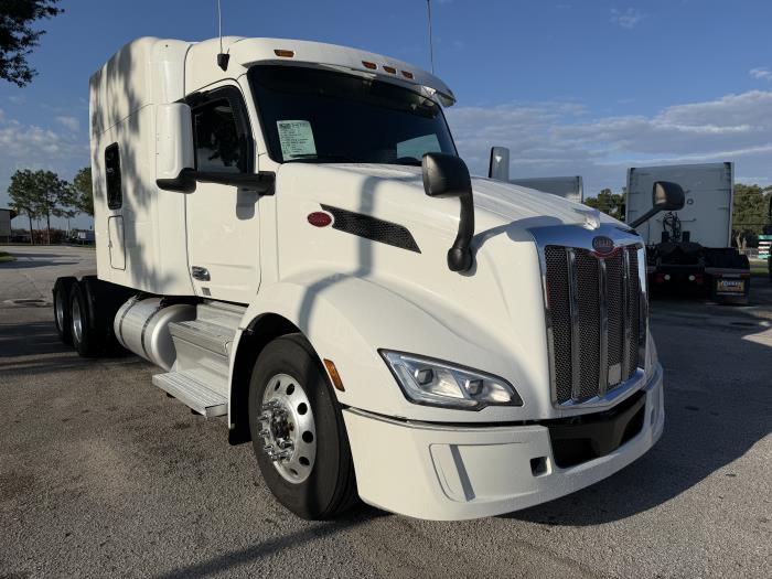 2022 Peterbilt 579-3