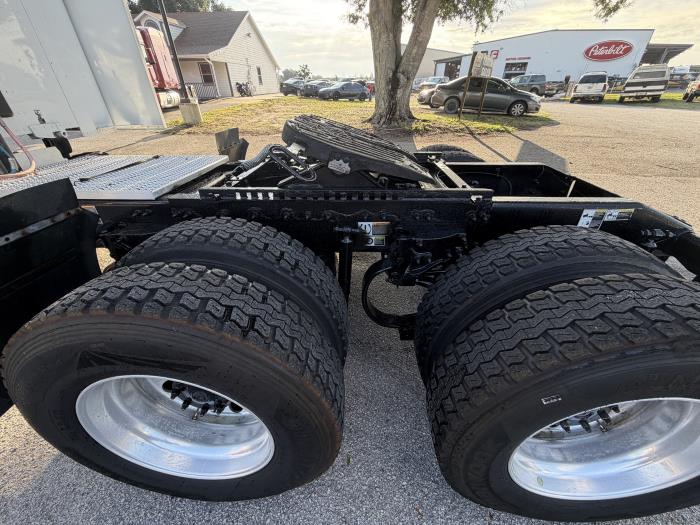 2022 Peterbilt 579-6