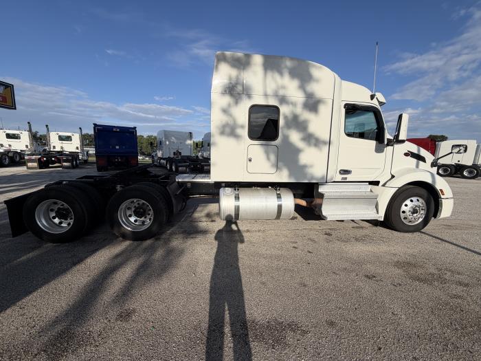 2022 Peterbilt 579-11