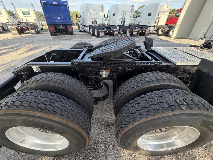 2022 Peterbilt 579-12