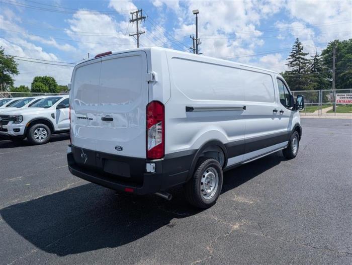 2026 Ford Transit-250-7