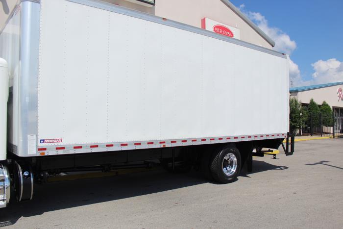 2020 Peterbilt 330-3