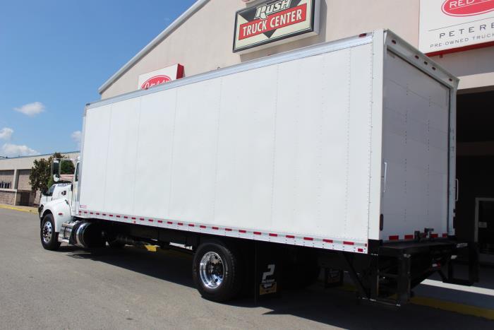 2020 Peterbilt 330-5