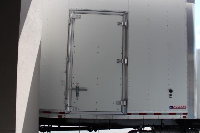2020 Peterbilt 330-10
