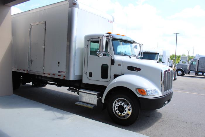 2020 Peterbilt 330-11