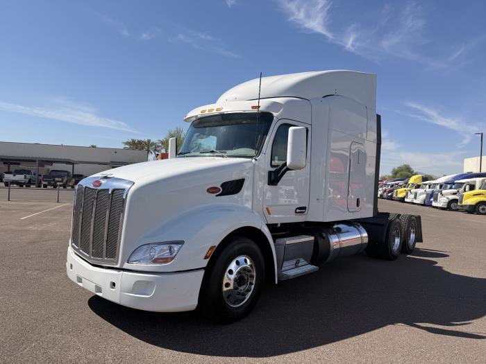 2022 Peterbilt 579-0