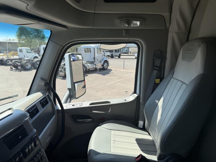 2022 Peterbilt 579-12