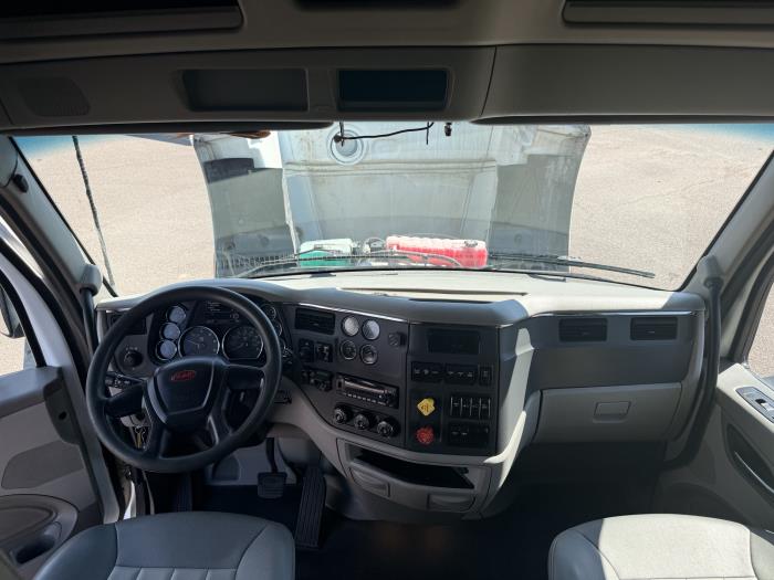 2022 Peterbilt 579-14