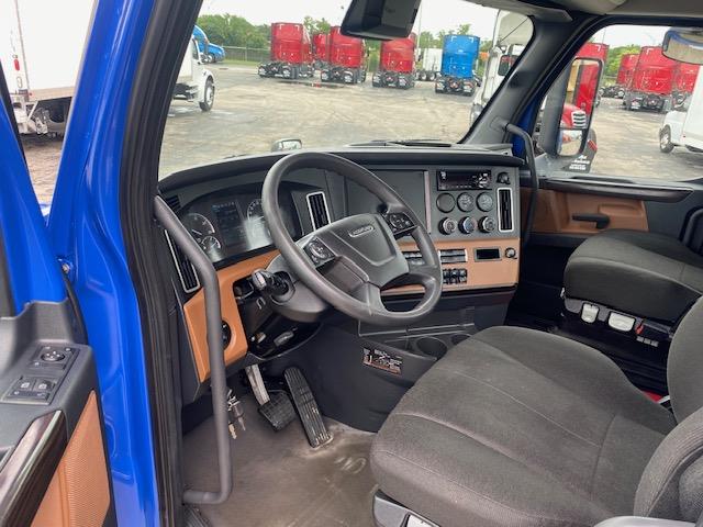 2020 Freightliner Cascadia-15