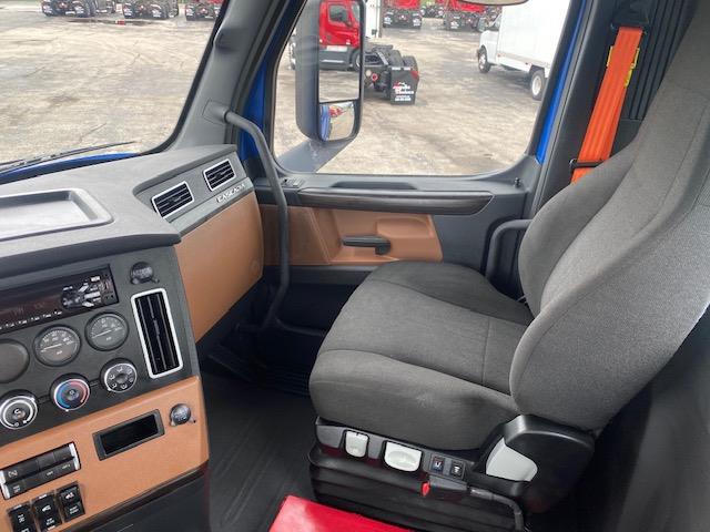 2020 Freightliner Cascadia-20