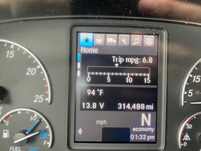2020 Freightliner Cascadia-21