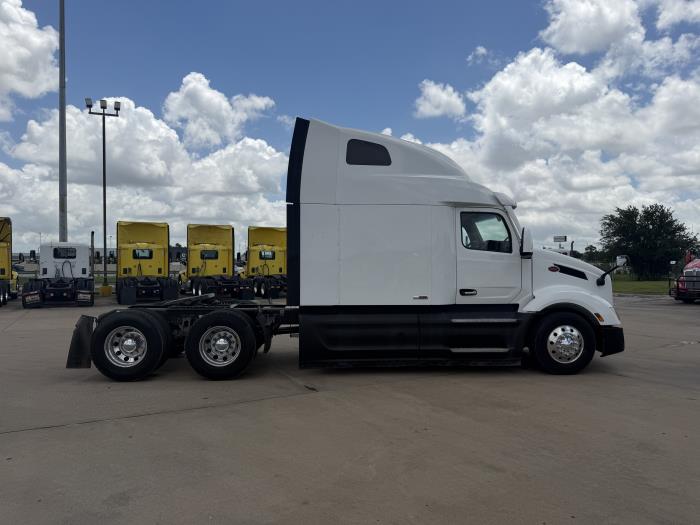 2022 Peterbilt 579-6