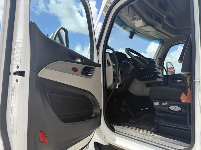 2022 Peterbilt 579-24