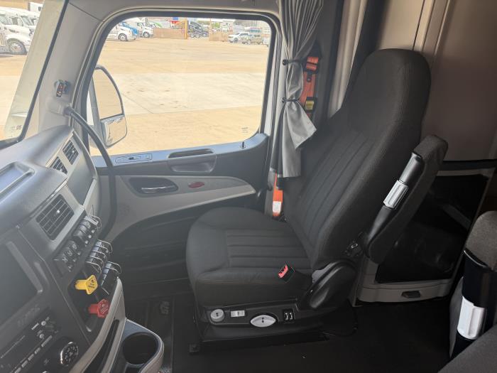 2022 Peterbilt 579-25