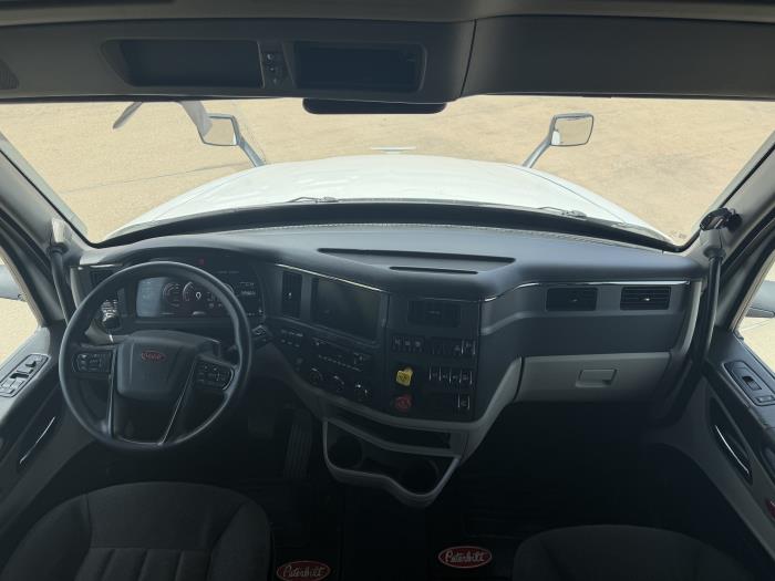2022 Peterbilt 579-35