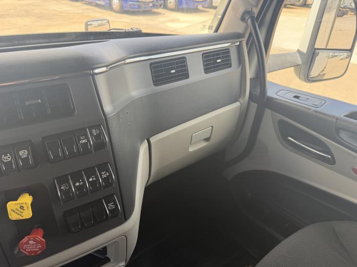 2022 Peterbilt 579-36