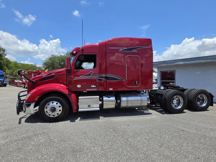 2022 Peterbilt 579-1
