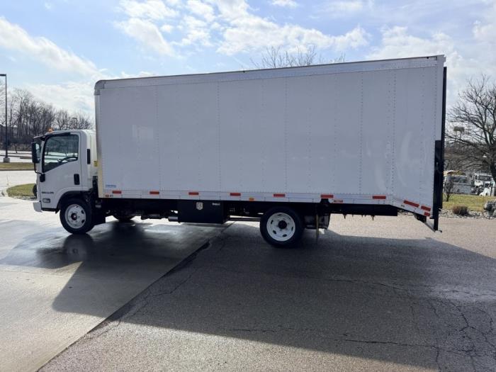 2027 Isuzu NPR-HD-7