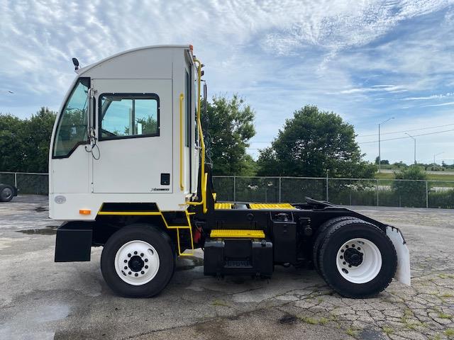 2017 AutoCar ACTT42-1