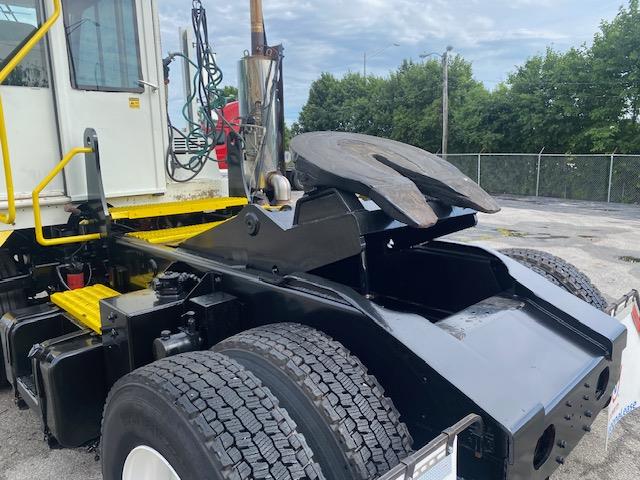 2017 AutoCar ACTT42-6