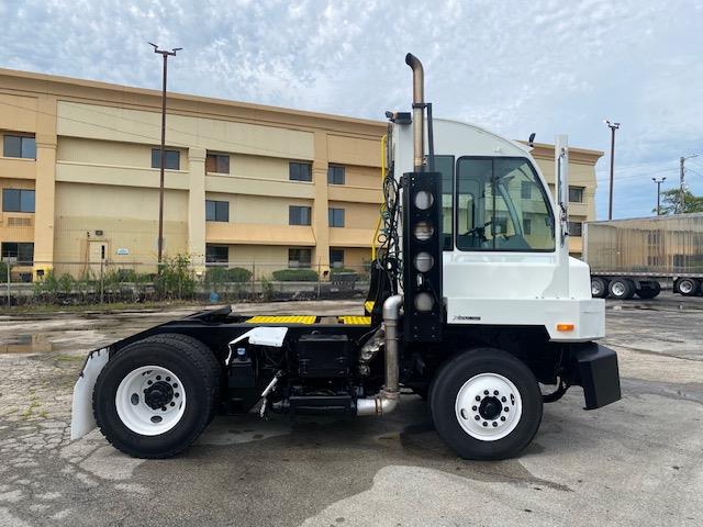 2017 AutoCar ACTT42-8