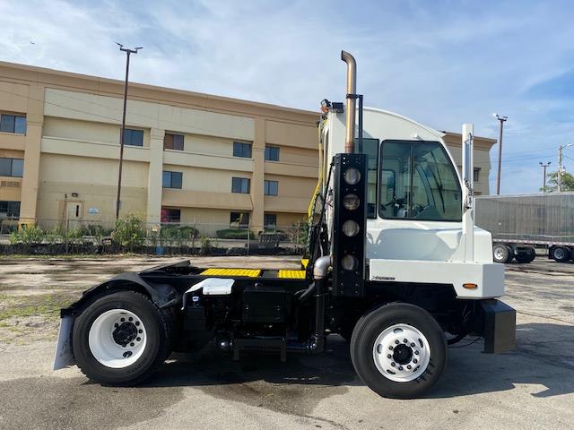 2016 AutoCar ACTT42-8