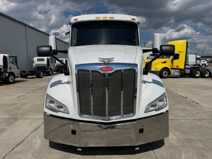 2022 Peterbilt 579-1