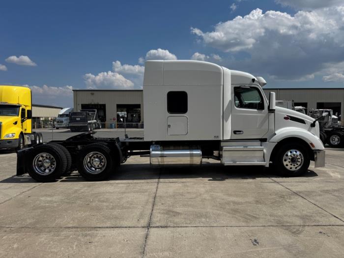 2022 Peterbilt 579-3