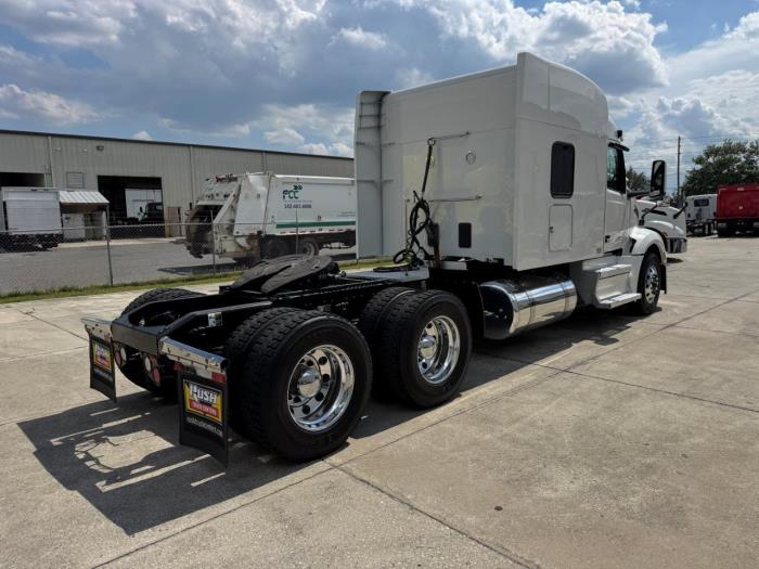 2022 Peterbilt 579-4